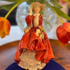 Royal Doulton Vintage Pretty Ladies figurine "Top o' the Hill" HN 1834 EUC